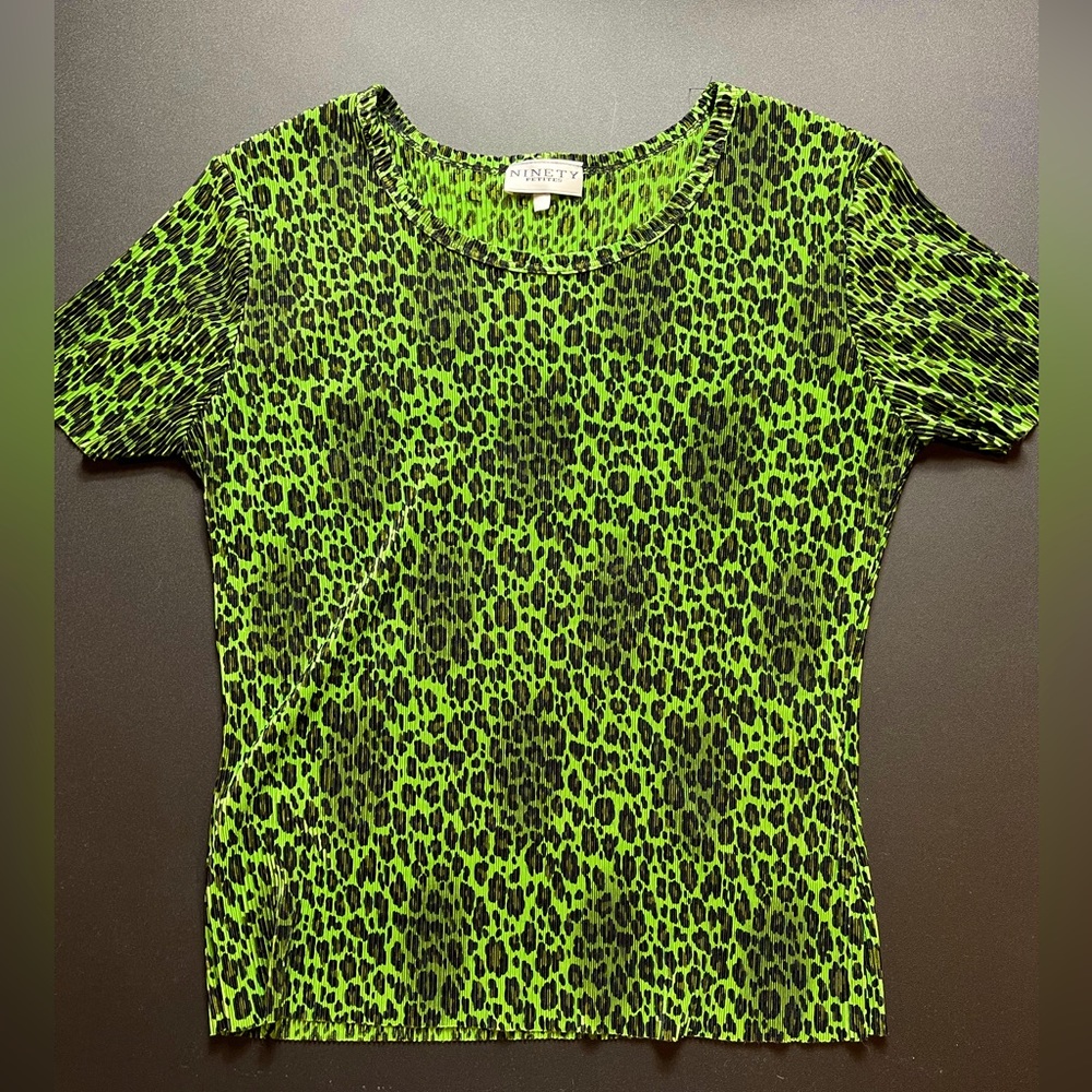 Vintage 90s/Y2K textured cheetah print crop top